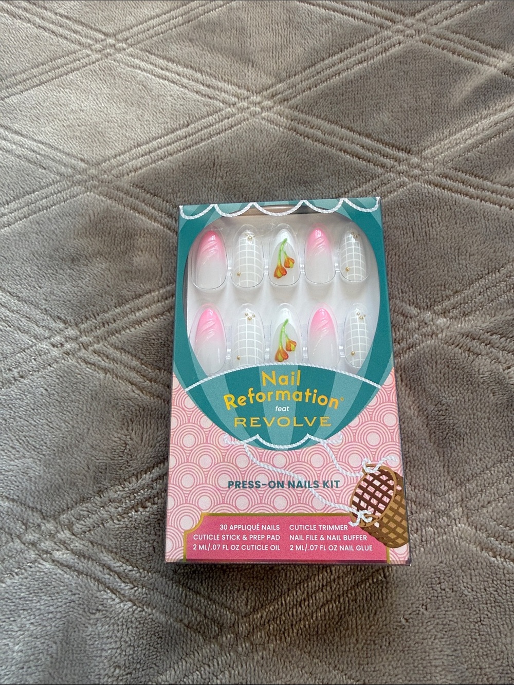 REVOLVE Press-On Nail Set — Pink, White & Yellow Floral